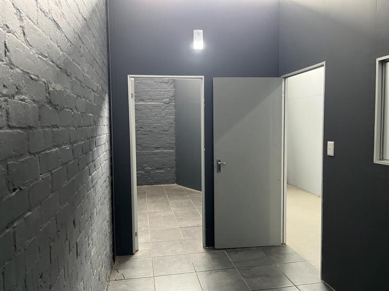 To Let Commercial Property for Rent in Paarden Eiland Western Cape